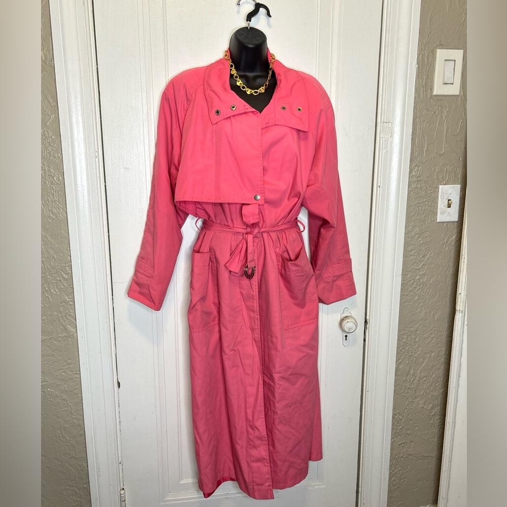 📟 Vintage Pink Trench Coat